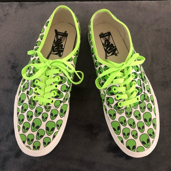 green alien vans
